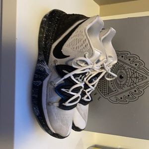 90 kyrie 5 cookies and cream
